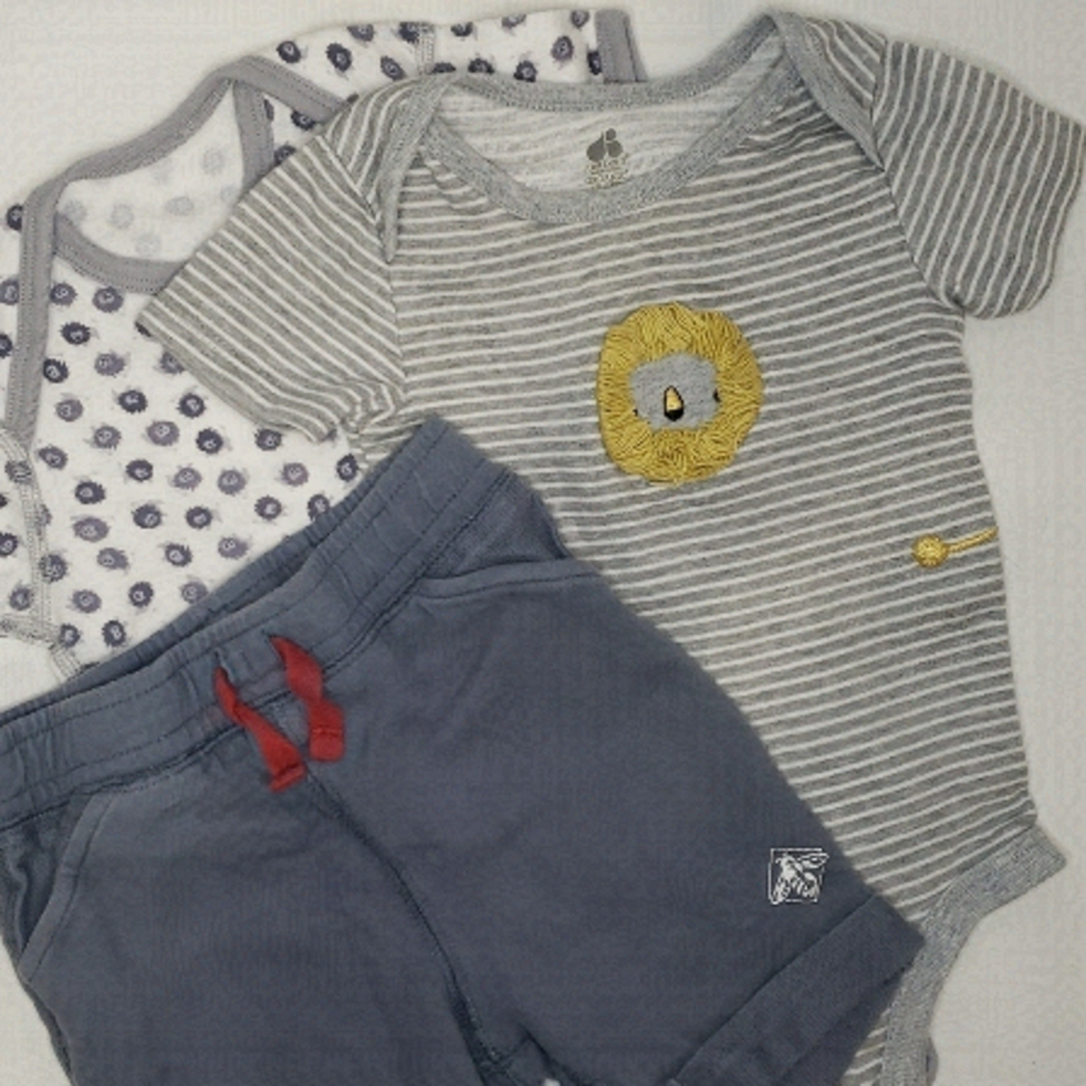 3/$30 𝅺BURTS BEES BABY Organic Cotton Shorts Drawstring + Lion Bodysuits